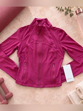 Lululemon Define Cropped Jacket Nulu Raspberry Rave Size 8 NWT